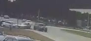 Hyundai Elantra, gümüşü rəng. Sedan kuzov. Texniki xüsusiyyətlər: -