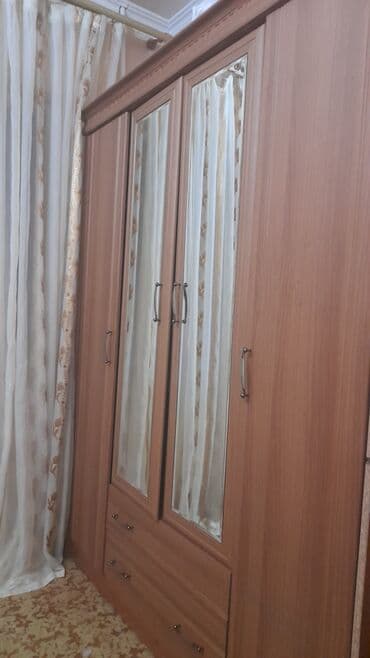 komot: İşlənmiş, Komod — 1