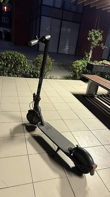 Elektrik nəqliyyatı: Xiaomi elektrik skuter - Brend/model: Xiaomi (gövdə və platformada — 4