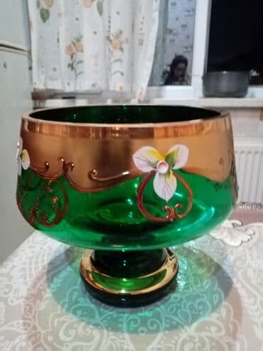 Qab-qacaq dəsti - Şüşə meyvə/qənnadı qabı: Yaşıl tonlu, ayaqlı kasa lalafo.az -da Qab-qacaq dəsti - Şüşə meyvə/qənnadı qabı: Yaşıl tonlu, ayaqlı kasa