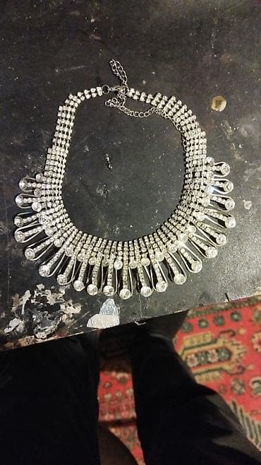 Zərif rhinestone boyunbağı - Material: metal əsas üzərində parlaq