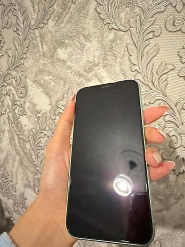 iphone 11 arxasi: IPhone 11, Yaşıl, Face ID — 1