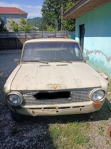 e39 radiator: VAZ 2101 “Jiquli” sedan - Korpus: 4 qapılı, bej rəng. Xrom çərçivəli — 4