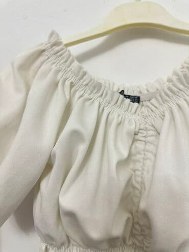 женские футболки и майки в полоску: Ağ rəngli qadın bluzası – “ILE” markası Ölçü: USA M (etiketdə — 3