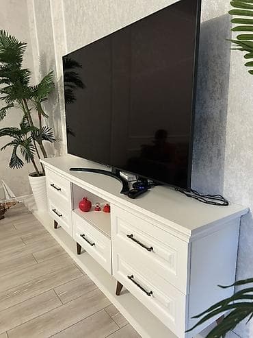 qranit pol: Düz TV altlığı, Polkalı — 4