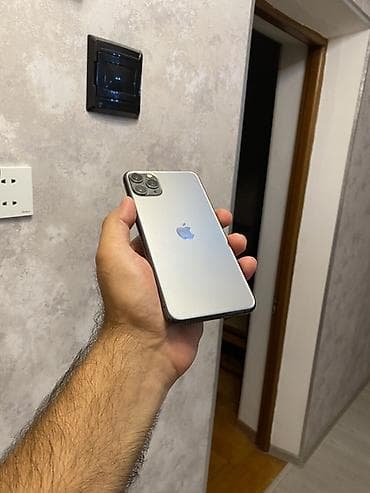 wifi extender: IPhone 11 Pro Max, 256 GB, Space Gray, Face ID — 3