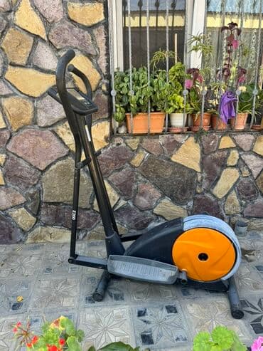 Elliptik trenajor – E200 modeli - Kardio və bütün bədən üçün effektiv