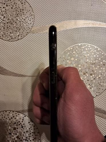 ipad pro 9 7: IPhone 7, 32 GB, Qara — 5