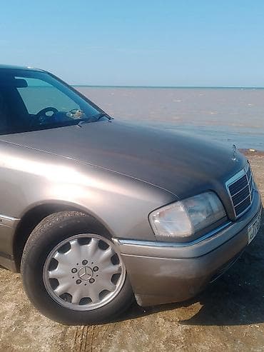 bmw e 39: Mercedes-Benz C-Class (W202) sedan - Kuzov: 4 qapılı sedan, metalik — 4
