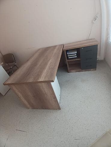 Ofis masaları: İşlənmiş, İşçi üçün, Kvadrat masa — 4
