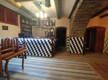 bakı tikiş evi ünvanları: Obyekt 100 m2-dir. Yeni təmir olunub. Əşyalı olaraq verilir. İçində — 13