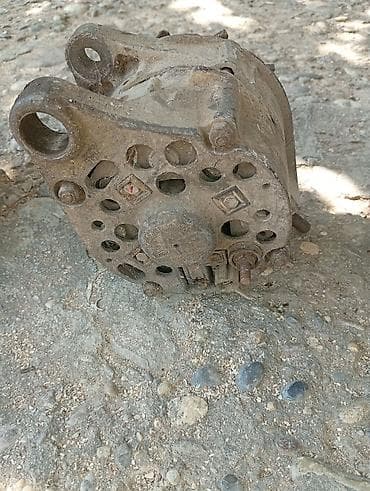 generator: Avtomobil generatoru (altyator) - Mexaniki kasnaqla (kəmərli ötürmə) — 1
