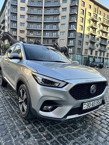 smart forfour: MG ZS, benzinli kompakt krossover Xüsusiyyətlər: - Kuzov: 5 qapılı — 4
