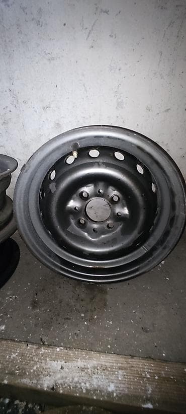 byd disk teker: Vaz 2107 diskleri 9 ededdi Radnoy mashinin ustunnen chixmadi Hamsi bir — 2