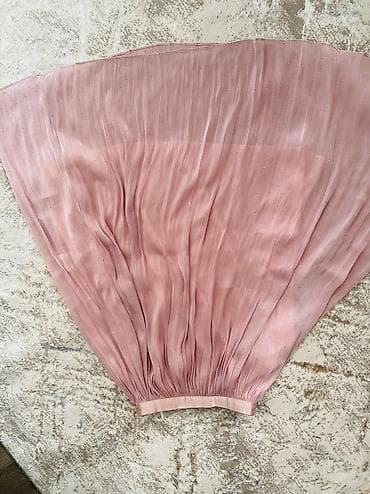 paltar satisi: Zərif plise dizaynlı, açıq çəhrayı rəngli midi ətək. Yüngül parça — 3