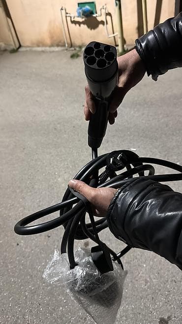 Məhsul: Elektrik avtomobili üçün daşınan şarj kabeli (EVSE) -