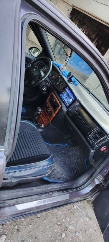 запчасти на опель вектра: Tünd göy rəngdə olan Opel Vectra sedanı. Bu avtomobil rahat və — 8