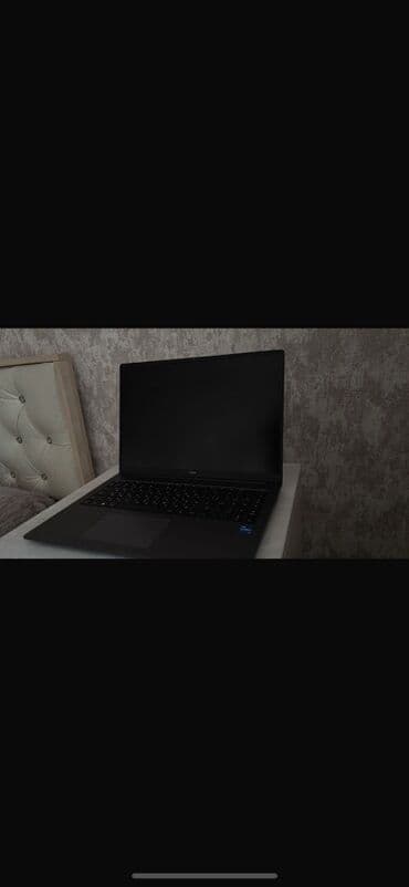 Masaüstü kompüterlər və iş stansiyaları: Intel Core i5, 15.6 " — 2