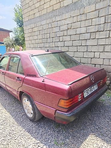 bmw diski type 0: Mercedes-Benz 190 (W201): 2 l | 1991 il Sedan — 8