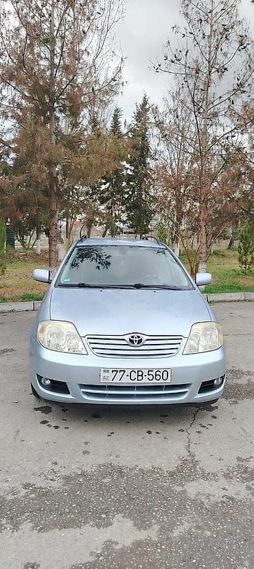 015 satışı: Toyota Corolla Verso: 1.8 l | Universal — 4
