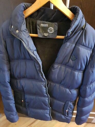 qaqa geyimi: Dutik kurtka, içi mexli. Kapuşonu da var. İsti saxlayan. Rəngi göy — 1