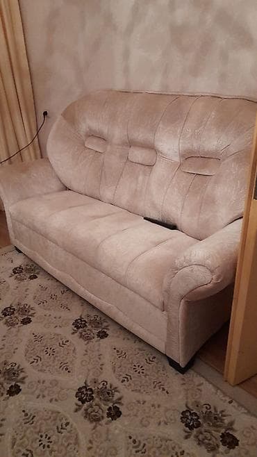 İşlənmiş, Klassik divan, 2 kreslo, Divan, Bazasız, Açılmayan