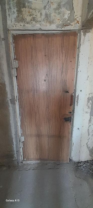 Инструменты: Для квартиры Б/у Входная дверь 90х200 см С глазком, Без гарантии, Самовывоз, Платная доставка, Доставка в районы — 5