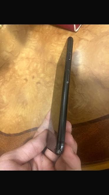 iphone 7 gence: IPhone SE 2020, Qara, Qırıq — 5