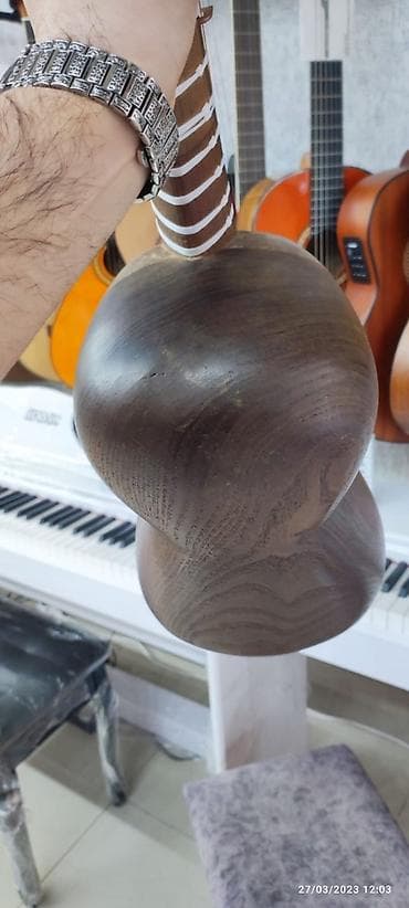gitara jolana tornado: Profesional Tar Köhnə qədimi tar, Peto ustanın tarı, 60 yaşı var. Tut — 7