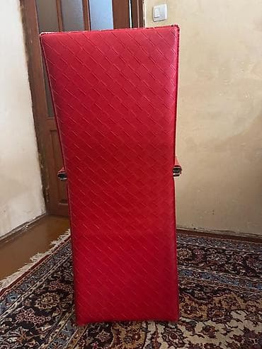 metbex mebel: Unvan razin6 eded qara 4 eded qırmızı 4 eded kariçni biri 20 manat — 6