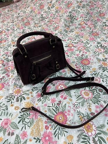 canta satışı: Stradivarius brendinin cantasi. 59 azn alinib. 12 azn satiram. Yaxwi — 2