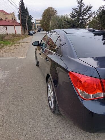 chevrolet cruze ölüxana: Chevrolet Cruze sedan - Kuzov: sedan, tünd mavi rəng - Mühərrik və — 4