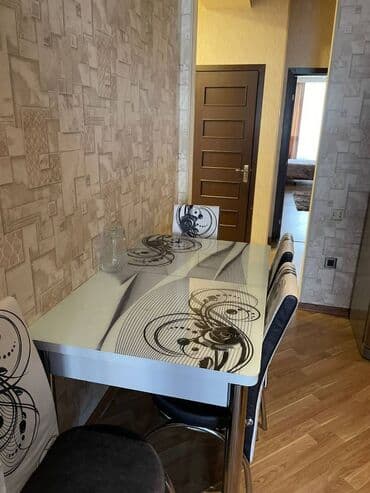 xırdalan günlük evlər: 3 otaqlı, Xətai r. r-nu — 4