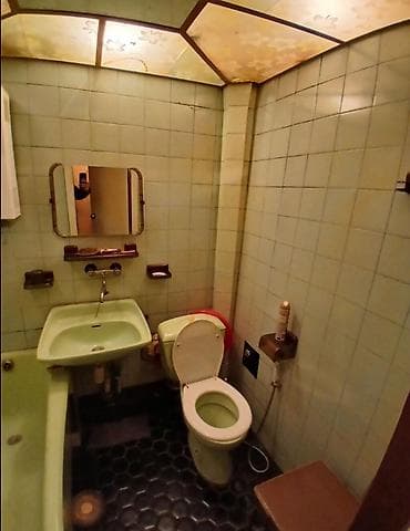 Дачи: Nizami metrosuna yaxin erazide bina evi 5/2 mertebesi 1otaq 2 duzelme — 10