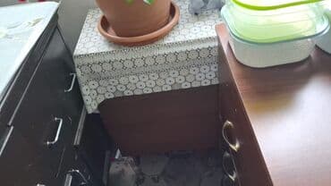 Rəflər: Mətbəx üçün kompakt bucaq dolabı - Material: taxta/şaquli laminat — 1