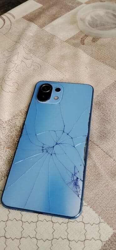 mi 8 lite qiymeti: Xiaomi 11 Lite, rəng - Mavi, 
 Qırıq — 3