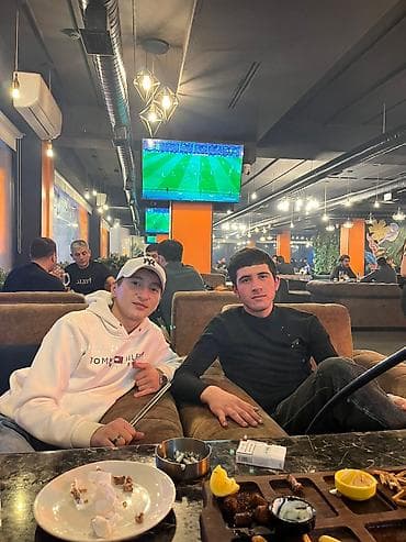 Məkan: Rahat lounge/kafe konsepti Xüsusiyyətlər: - Geniş və rahat