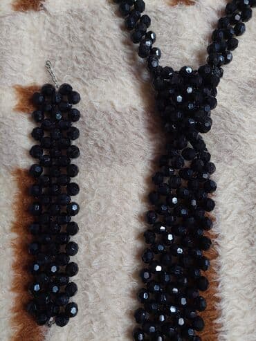 FAW: Əl işidir, çox səliqəli və incədir. Daşlardan yığılmış qalstuk və — 5