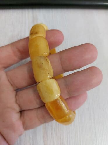 kəhrəba nədir: Kəhrəba qolbağ — 2