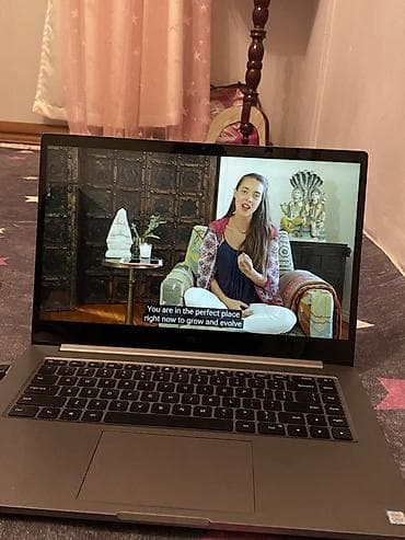 səs ucaldıcılar: Xiaomi Mi Notebook (15.6") noutbuk Xüsusiyyətlər: - 15.6 düym Full HD — 9