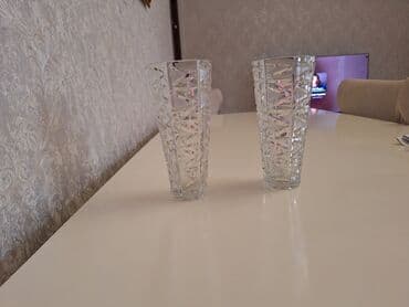 qız qalası şəkli: Bir vaza, Xrustal — 1