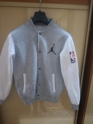 kurtalar: Kişi üst geyimləri dəsti 1) Boz-ağ beysbol tipli svitşot/jaket - Ön — 1