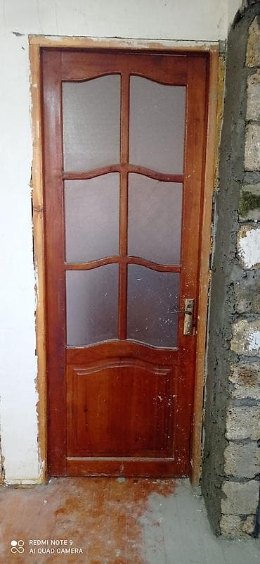 5 ədəd üstən çıxma taxta qapılar satılır yaxşı vəziyyətdədir 2.15/90