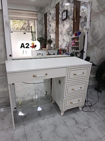 alt stolu: Düz masa, Siyirməli, Polkasız — 1