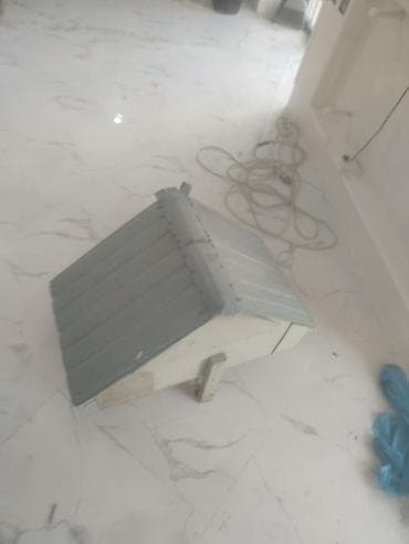 it şampunu: Metaldan dam örtüklü kiçik heyvan evi - Material: korpus – taxta — 1