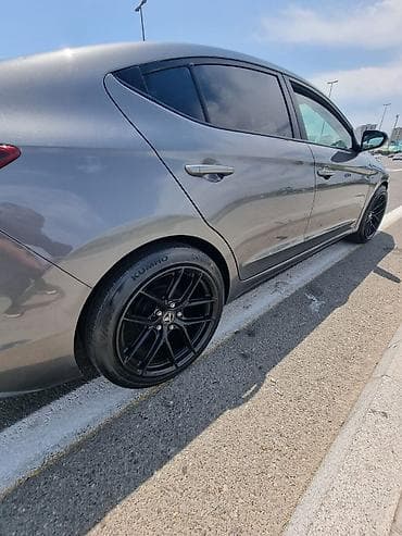 nk 150: Hyundai Elantra: 2 l | 2019 il Sedan — 4
