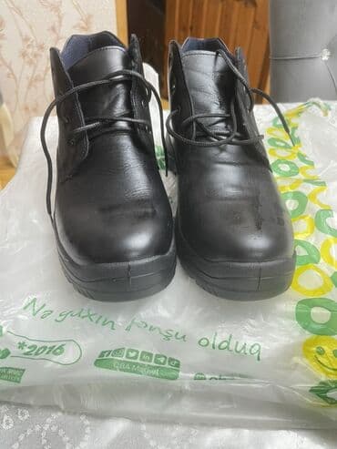 Səndəl və şəp-şüplər: Məhsul: Qara kişi ayaqqabısı (yarımboqda/boot) - Material: hamar qara — 2