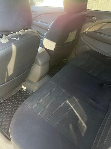 mitsubişi l 200: Mitsubishi Outlander, qara rəng, 5 qapılı krossover/SUV — 7
