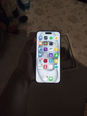 Blackberry: IPhone 15 Plus, 128 GB, Qara, Face ID — 2