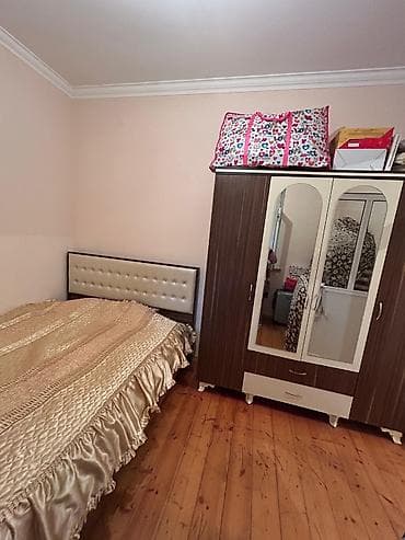 ev al: 4 otaqlı, 80 kv. m, Orta təmir — 2